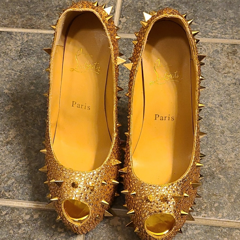 Christian Louboutin Lady Peep gold 150 sz 39